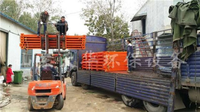 點(diǎn)擊查看詳細(xì)信息<br>標(biāo)題：發(fā)貨現(xiàn)場(chǎng) 閱讀次數(shù)：1683