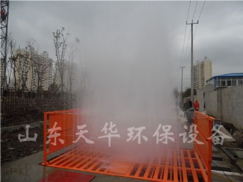 點(diǎn)擊查看詳細(xì)信息<br>標(biāo)題：標(biāo)準(zhǔn)型工程洗車(chē)機(jī)清洗效果 閱讀次數(shù)：5113